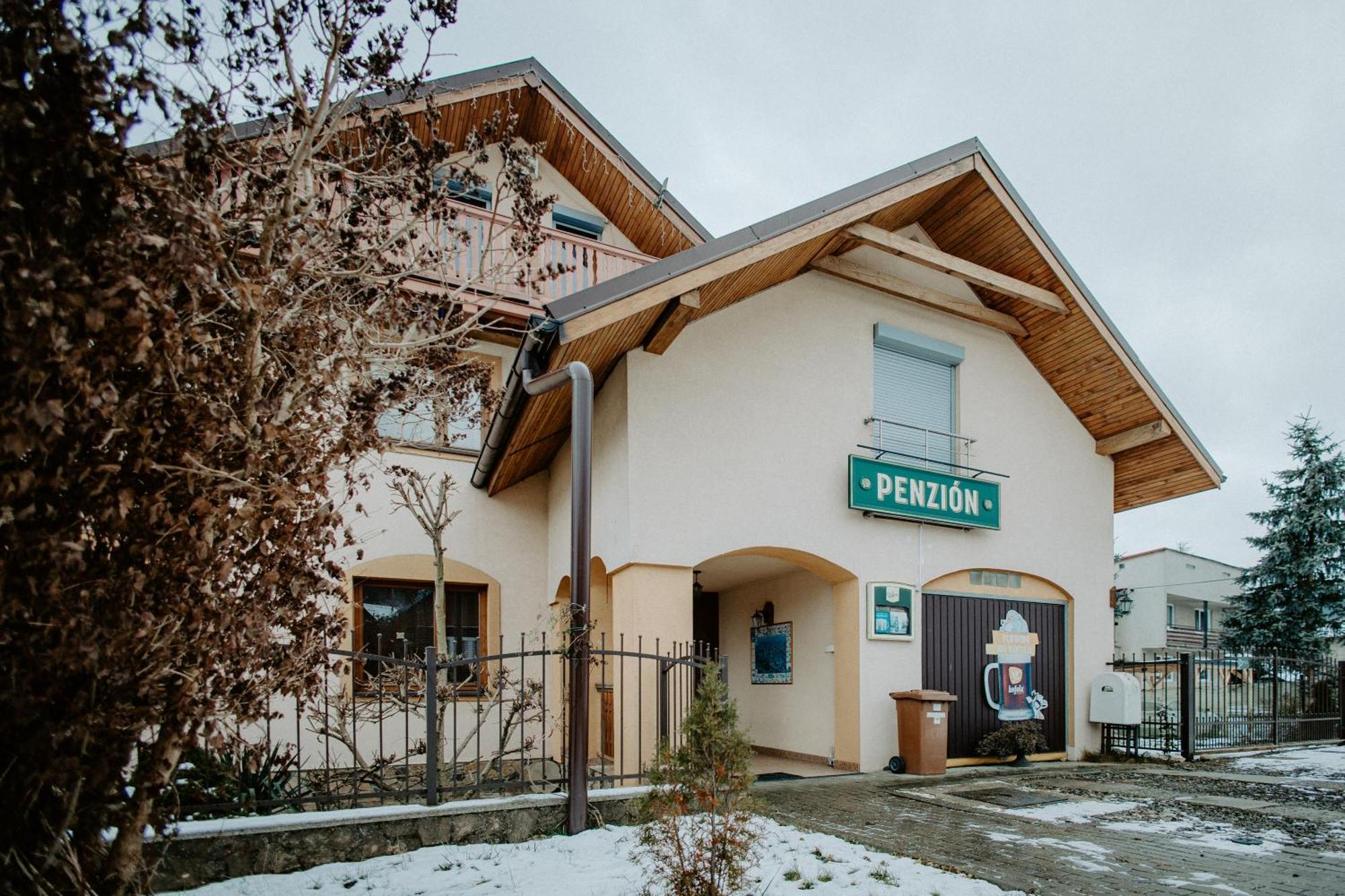 Penzion Gaboltov Hotel Bagian luar foto